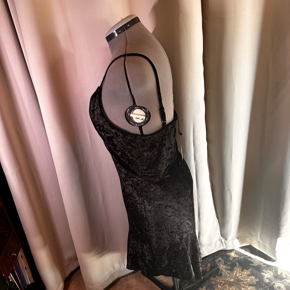 AX PARIS Velvet Sexy Dress - Picture 3 of 7